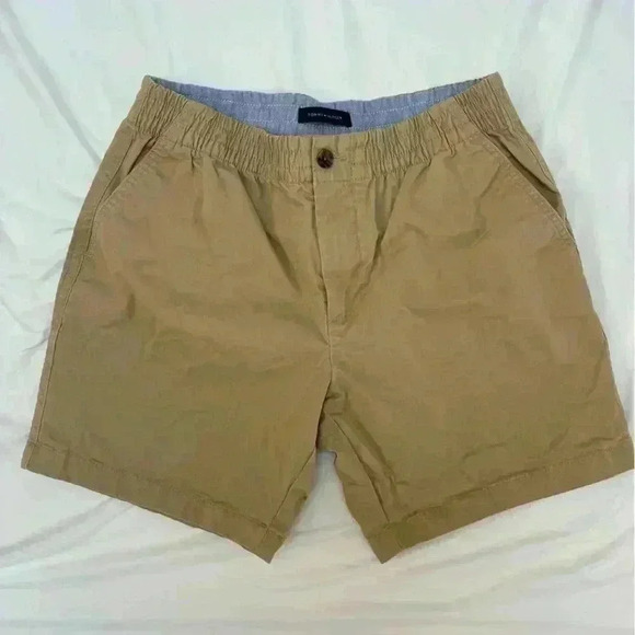 Tommy Hilfiger Other - Men’s Tommy Hilfiger Khaki Elastic Waist Shorts Size Medium Excellent Condition